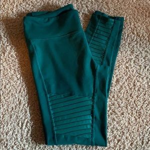 Alo Moto leggings